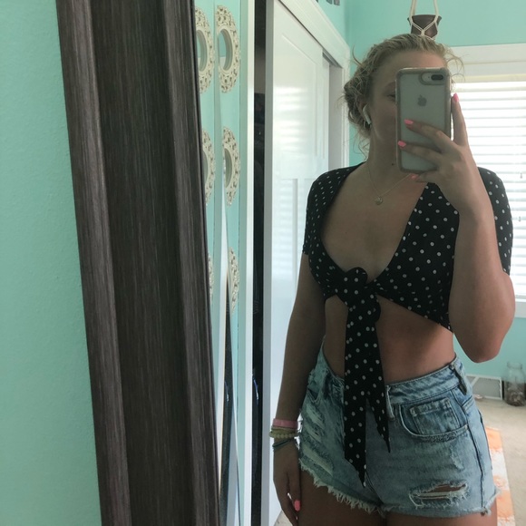 polka dot black wrapped cropped shirt - Picture 3 of 5